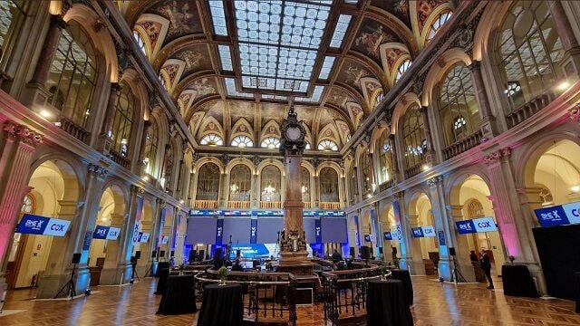 El Ibex 35 ataca los 15.300 puntos gracias, de nuevo, a BBVA ow.ly/71Ko50WGq0t