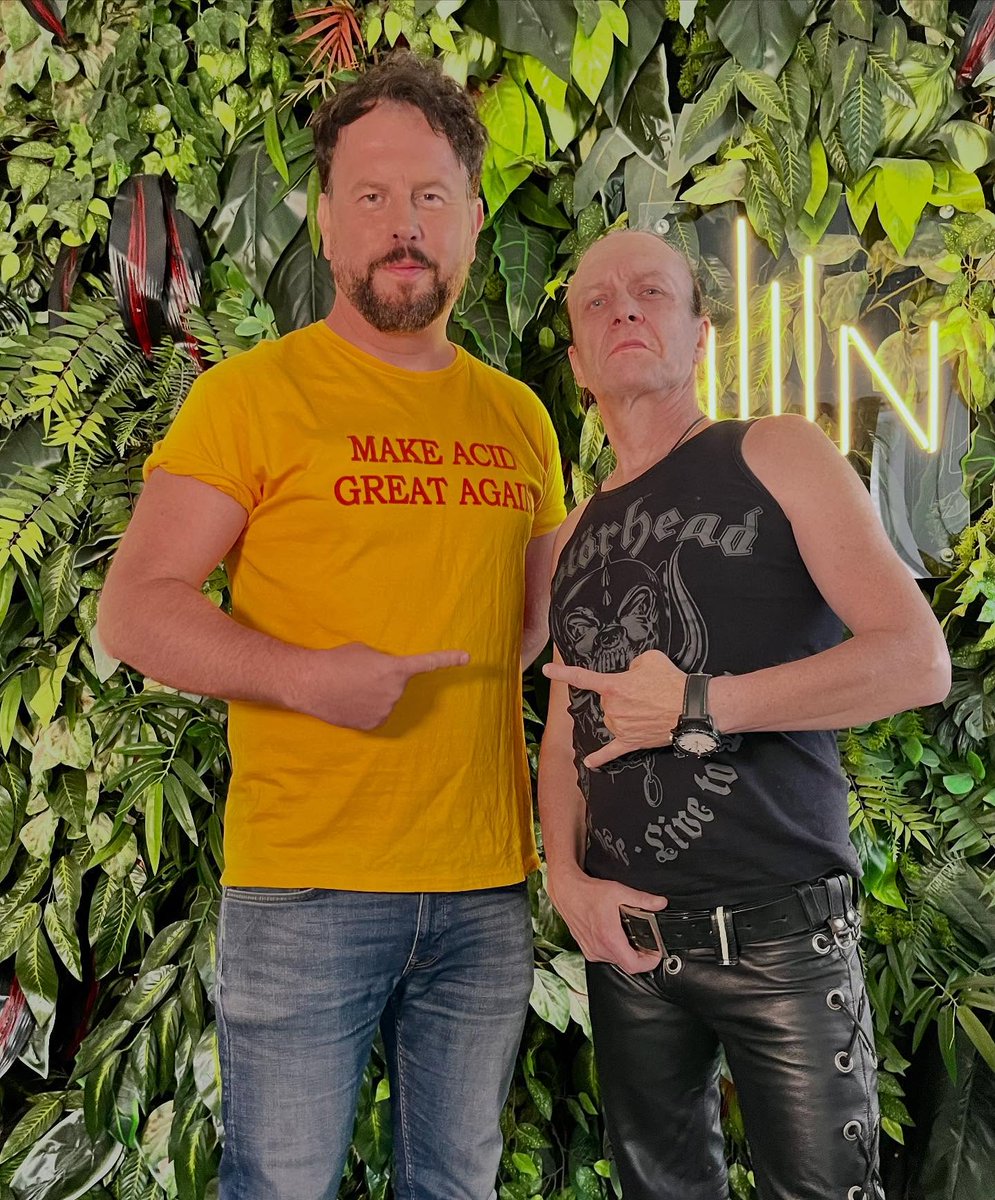 Dziś o 20.03 w programie #RadioAktywni w <a href="/RadioNowySwiat/">RadioNowySwiat</a> gościem będzie Titus z Acid Drinkers, którzy po latach wracają na stałe w najlepszym składzie z Litzą. 
W audycji również m. in. 
The Exploited
Clawfinger
Viagra Boys i inni. 
Do usłyszenia w RNŚ między 20.03 a 22.00.