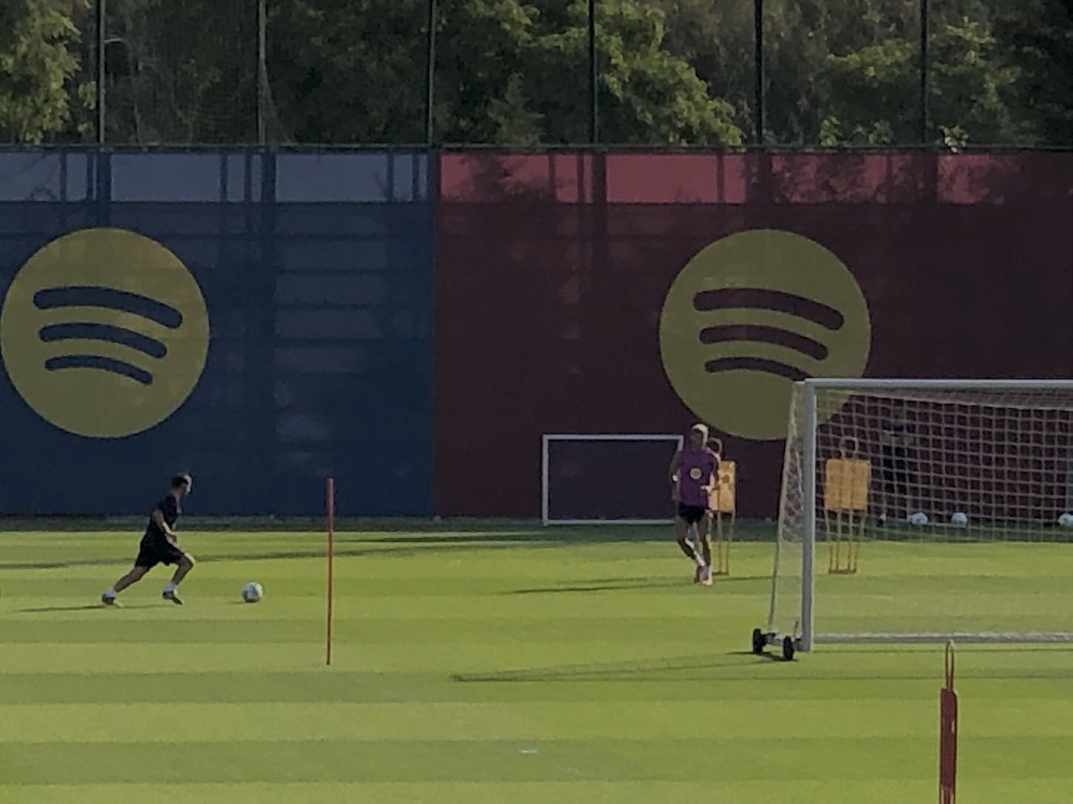 Marc Núñez (@marccnunezz) on Twitter photo ❌ Robert Lewandowski sigue entrenando al margen y queda descartado para el Mallorca - Barça
<a href="/elchiringuitotv/">El Chiringuito TV</a> ❌ Robert Lewandowski sigue entrenando al margen y queda descartado para el Mallorca - Barça
<a href="/elchiringuitotv/">El Chiringuito TV</a>