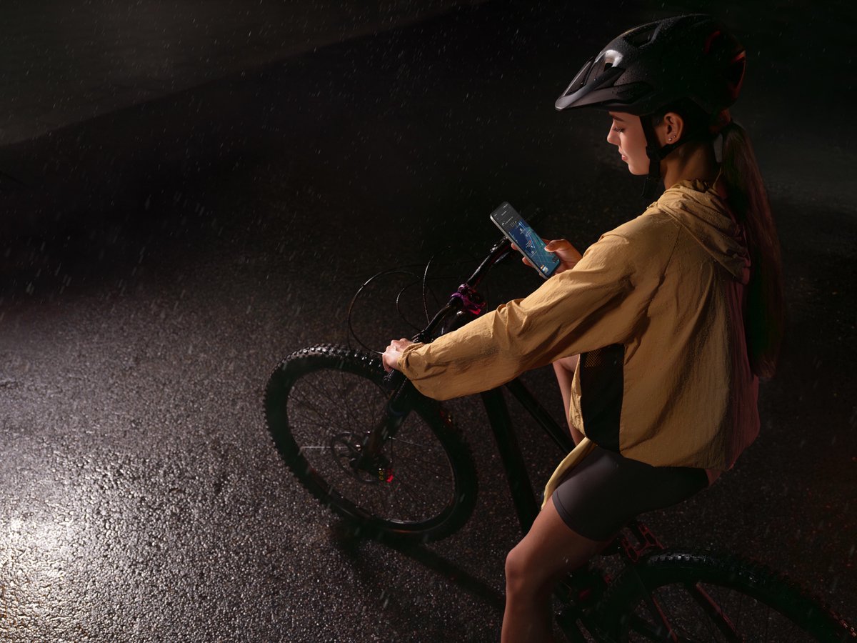Your ride doesn't stop for rain. Neither does your screen.
POCO M7 delivers pinpoint accuracy — rain or shine. 🌧️📱