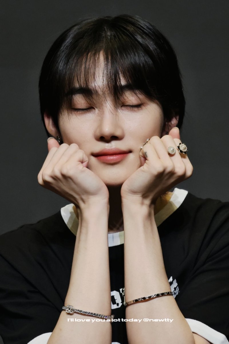 250815 뮤빗 팬사인회

#뉴 #NEW #최찬희 #차니
#더보이즈 #THEBOYZ