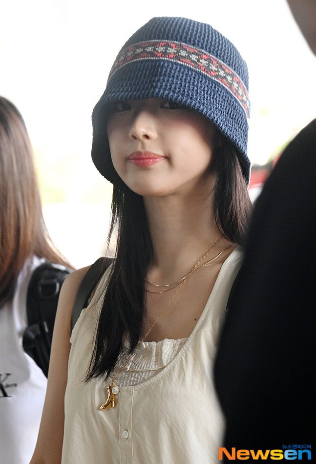 [📸] #RUKA at Gimpo Airport today departing for Japan 

#루카 #河井瑠花 #베이비몬스터루카
#BABYMONSTER #베이비몬스터