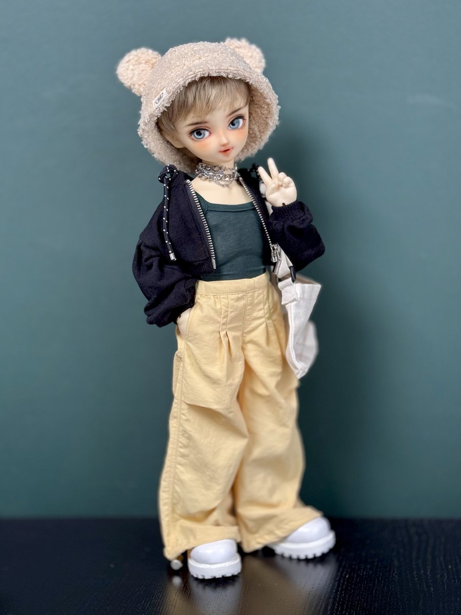 오늘 저녁 8:00부터 미니멀시리즈들의 
선주문접수가 시작됩니다
감사합니다💖

디어 착용은 빠질 수가 없기에🙂‍↔️
현재 착용옷 사이즈는 DSD바디에
탱글나시티 - msd사이즈
식스팬츠 - msd사이즈  착용했습니다☺️