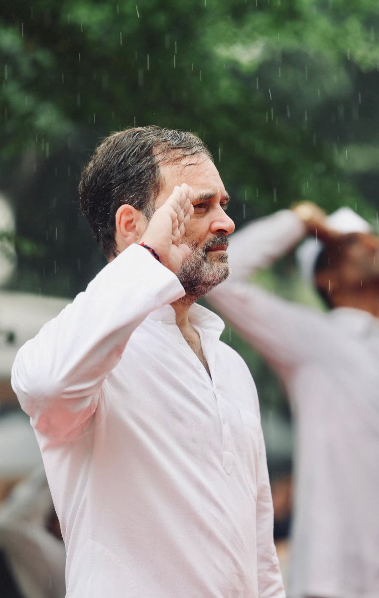 हर बूंद में देश की मोहब्बत, हर कदम में तिरंगे को सलाम🇮🇳