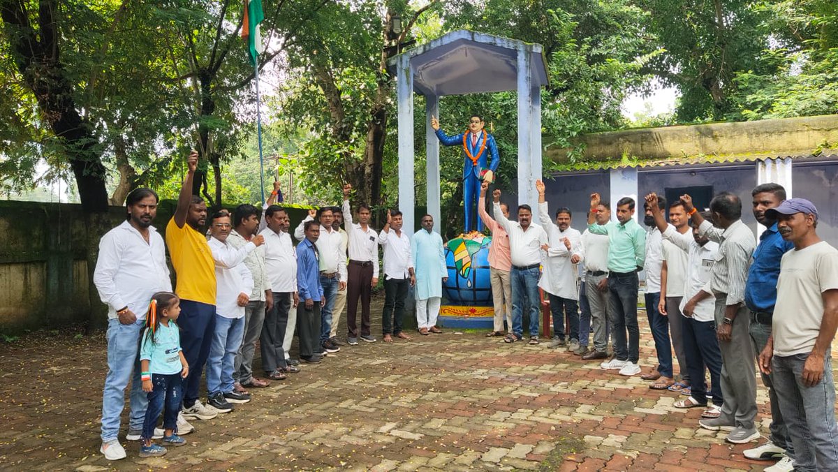 RKRUDRA15's tweet photo. अपने पंचायत Saunda D में झंडा तोलन करते हुए ,
आप सभी को 79 वें #स्वतंत्रता_दिवस की हार्दिक शुभकामनाऐं।
आप हम सभी मिलकर भारत की एकता व अखण्डता के लिए आत्मनिर्भर भारत बनाने का संकल्प लें।
ये आजादी असंख्य स्वतंत्रता सेनानियों के त्याग,बलिदान और समर्पण के कारण प्राप्त हुई है। https://t.co/Ae7OOxaP8B