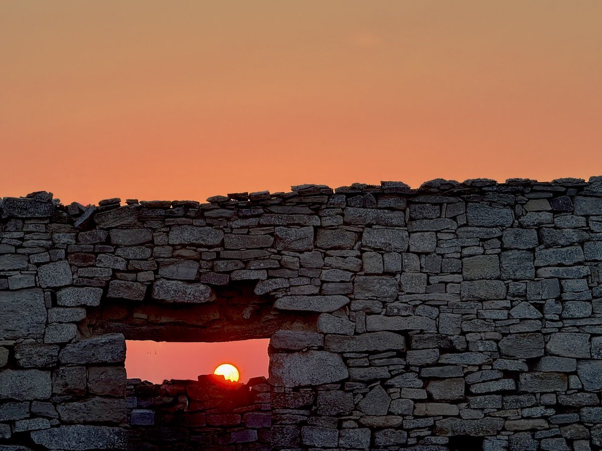 tribusdelasegarra.cat/2025/08/15/bon…
Bon dia
Des de Santa Fe de Montfred, Civit, Talavera
La Segarra
#segarrejant #goodmorning #Catalonia #magradaelmeupaís <a href="/finslagorra_1/">finslagorra ||*|| SÍ</a> <a href="/jolival65/">JOliva||*||</a> <a href="/montserumbau/">montserrat rumbau</a> <a href="/salvad_m/">RosamSal ||⭐|| 🏴󠁧󠁢󠁥󠁮󠁧󠁿#Jo soc CDR# *CxR*</a> <a href="/jordicodol/">Jordi Còdol Montagut</a> <a href="/betaltarriba/">Bet Altarriba</a> <a href="/mccorominas/">Carme Corominas</a> @xatoQuico <a href="/Ifarre2/">Imma</a> <a href="/CanelaBalsebre/">rosa canela</a> <a href="/mnadal13/">Marta Nadal</a>