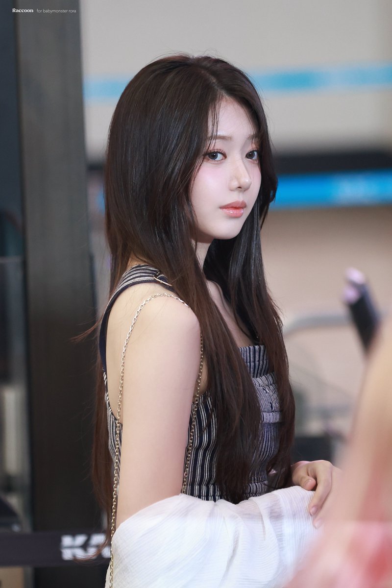 Raccoon_rora's tweet photo. 250815 서울→오사카 

잘 다녀와~다인아🫶🏻

#RORA #로라 #이다인 #BABYMONSTER #베이비몬스터 https://t.co/UVnzdWVOON