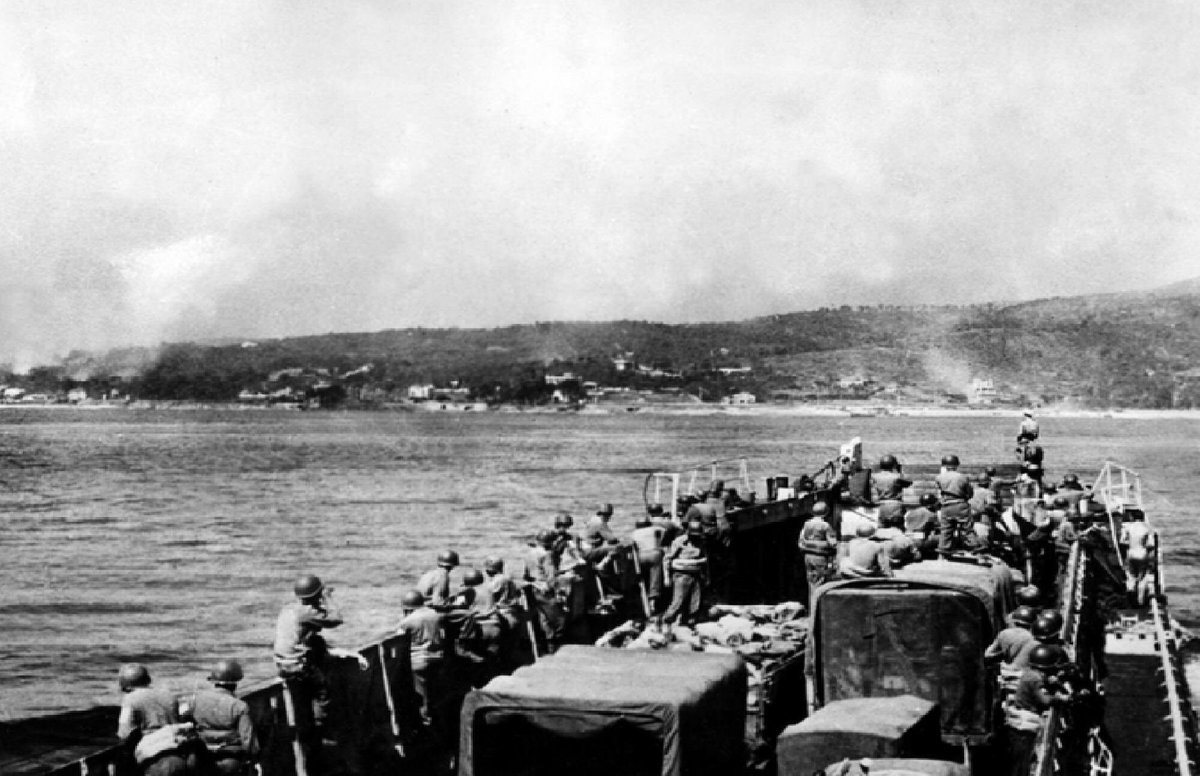 CerfiaFR's tweet photo. 🇫🇷🇺🇸🇬🇧🇨🇦 FLASHBACK | Il y a 81 ans jour pour jour, 250 000 soldats, dont plus de 50 % de Français, commençaient à débarquer en Provence pour ouvrir un nouveau front et accélérer la libération du pays. Environ deux mois après le débarquement de Normandie, l’objectif était de prendre en tenaille les forces allemandes.