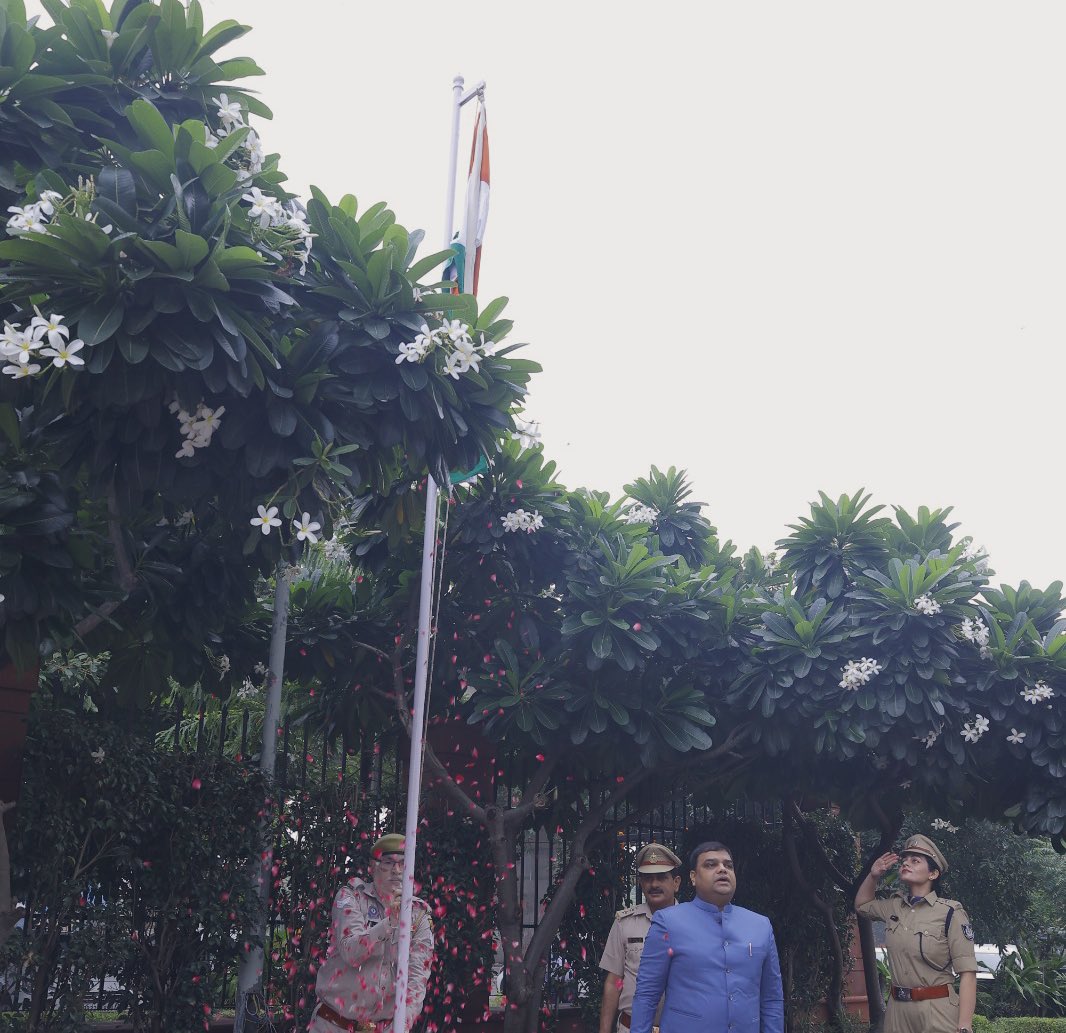 CGST Noida Pr. Commissionerate tweet media