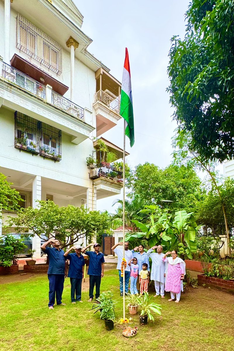 स्वातंत्र्य दिनाच्या हार्दिक शुभेच्छा. Happy Independence Day 
हर घर तिरंगा, घर घर तिरंगा 🌹
