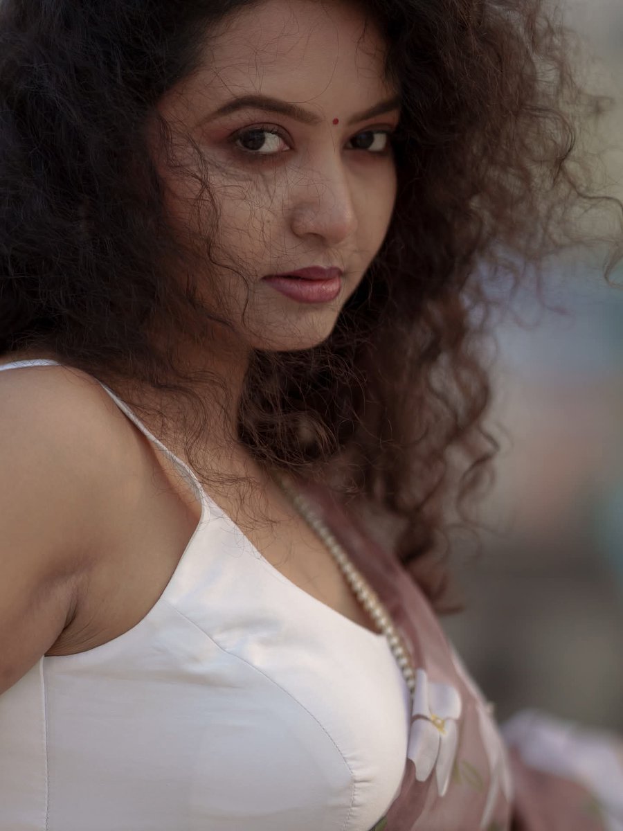 Snehal (@snehal_1) on Twitter photo ЁЯМ┐ЁЯМ┐ЁЯМ┐ЁЯМ┐ЁЯМ╣ЁЯМ╣ЁЯМ┐ЁЯМ┐ЁЯМ┐ЁЯМ┐
рдХрд┐рддрд╛рдмреЛрдВ рдХреА рдХрд╣рд╛рдиреА рдирд╣реАрдВ.!
рдПрд╣рд╕рд╛рд╕реЛрдВ рдХреА рд░рд╡рд╛рдирдЧреА рд╣реЛ рддреБрдо..!!
рдмрд╛рддреЛрдВ рдХрд╛ рдХрд┐рд╕реНрд╕рд╛ рдирд╣реАрдВ.!
рдореЗрд░реЗ рдЬреАрд╡рди рдХрд╛ рд╣рд┐рд╕реНрд╕рд╛ рд╣реЛ рддреБрдо..!!
ЁЯМ┐ЁЯМ┐ЁЯМ┐ЁЯМ┐ЁЯМ╣ЁЯМ╣ЁЯМ┐ЁЯМ┐ЁЯМ┐ЁЯМ┐ ЁЯМ┐ЁЯМ┐ЁЯМ┐ЁЯМ┐ЁЯМ╣ЁЯМ╣ЁЯМ┐ЁЯМ┐ЁЯМ┐ЁЯМ┐
рдХрд┐рддрд╛рдмреЛрдВ рдХреА рдХрд╣рд╛рдиреА рдирд╣реАрдВ.!
рдПрд╣рд╕рд╛рд╕реЛрдВ рдХреА рд░рд╡рд╛рдирдЧреА рд╣реЛ рддреБрдо..!!
рдмрд╛рддреЛрдВ рдХрд╛ рдХрд┐рд╕реНрд╕рд╛ рдирд╣реАрдВ.!
рдореЗрд░реЗ рдЬреАрд╡рди рдХрд╛ рд╣рд┐рд╕реНрд╕рд╛ рд╣реЛ рддреБрдо..!!
ЁЯМ┐ЁЯМ┐ЁЯМ┐ЁЯМ┐ЁЯМ╣ЁЯМ╣ЁЯМ┐ЁЯМ┐ЁЯМ┐ЁЯМ┐