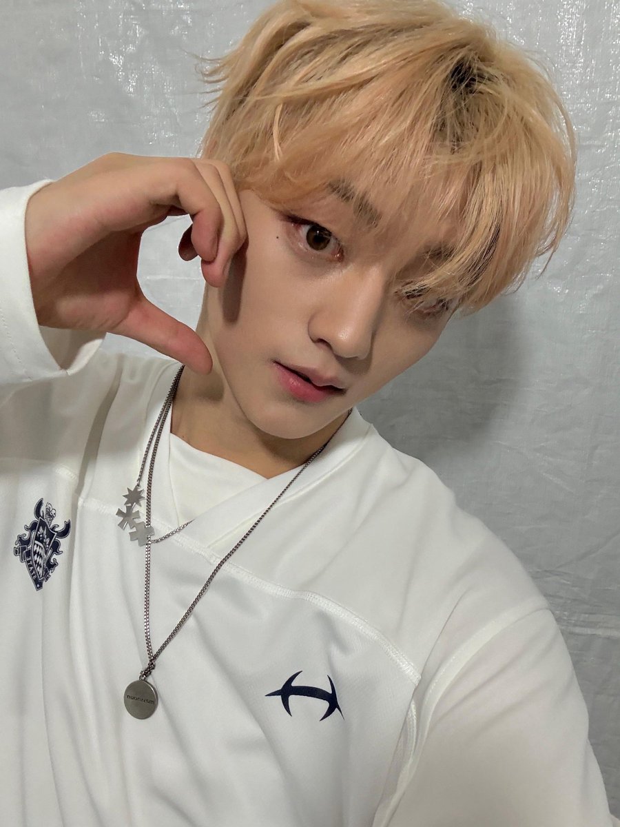 [ #WOOJIN - Twitter]

🐱~

Festival de Jeonju 🎉
Waouh… c'est terminé sans encombre 😚

#최우진 #CHOIWOOJIN
#TIOT #티아이오티