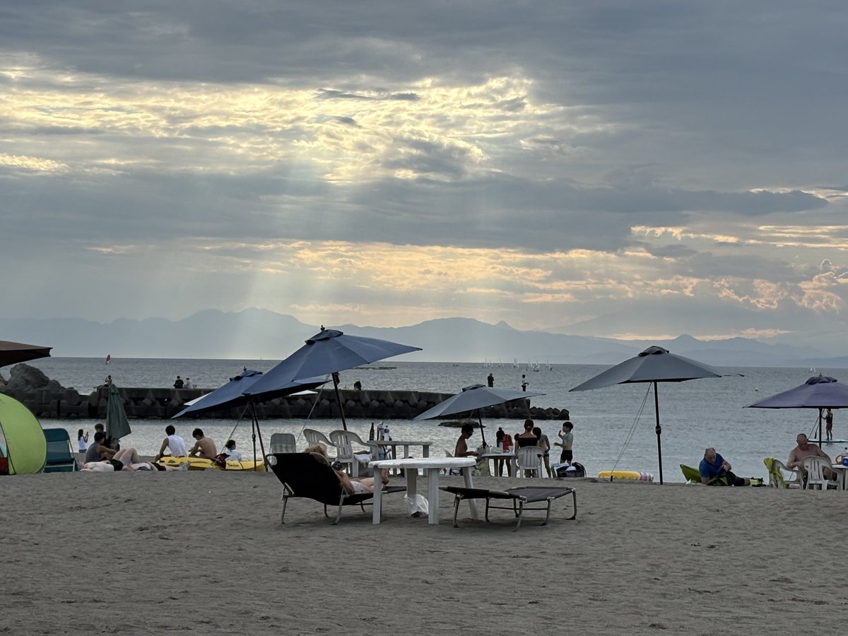 うみーっ🏖️
海、入らない。
冷麺食べにきたー。
