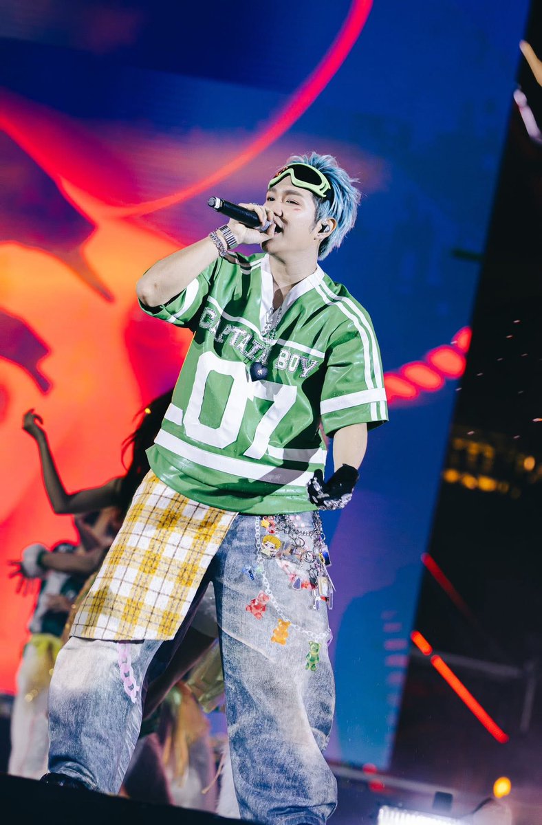 ninv_ty's tweet photo. [100825] 7UP WATER SPLASH CONCERT
#CAPTAINBOY #7UPWATERSPLASHCONCERT https://t.co/pr3DD9AyRR