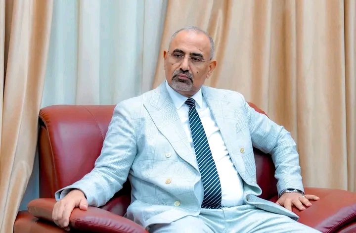 الى الامام سياده الرئيس ابوالقاسم "نعتز بك قائداً محنكاً، نسير على دربك ونتعلم من خبرتك."
عهد الرجال للرجال