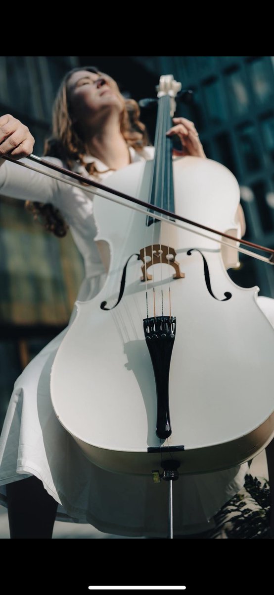 On Fri, Aug 15, at 4:46 AM, and at 4:46 PM (Pacific Time), we play 'life is beautiful' by Liz Schneider Whitecello <a href="/LWhitecello/">Liz Schneider Whitecello</a> Do you LIKE LonelyOak radio?, Listen Live at lonelyoakradio.com  #Indieshuffle Classics show