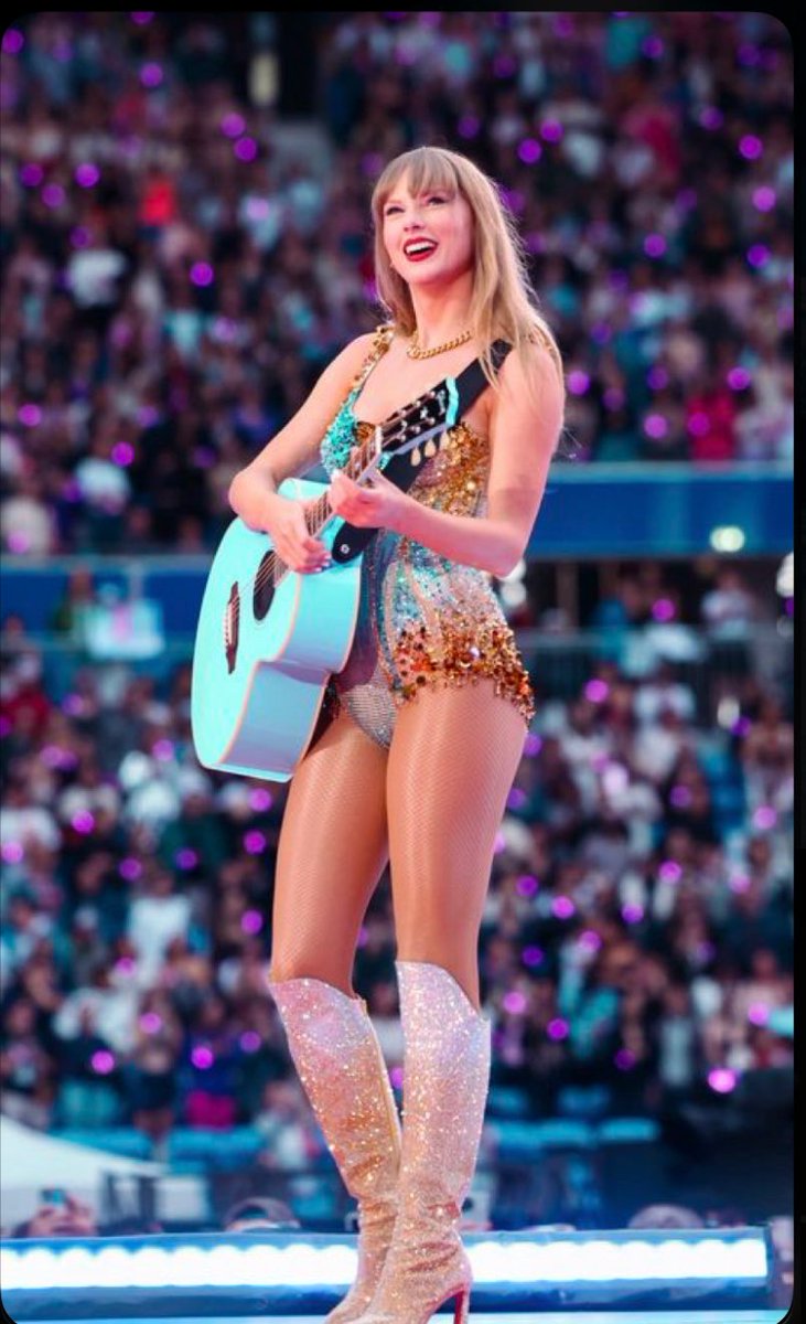 Taylor Swift a confirmé une collaboration avec Sabrina Carpenter sur le dernier morceau de son prochain album The Life of a Showgirl, attendu le 3 octobre 2025. Carpenter a partagé sa joie sur Instagram.