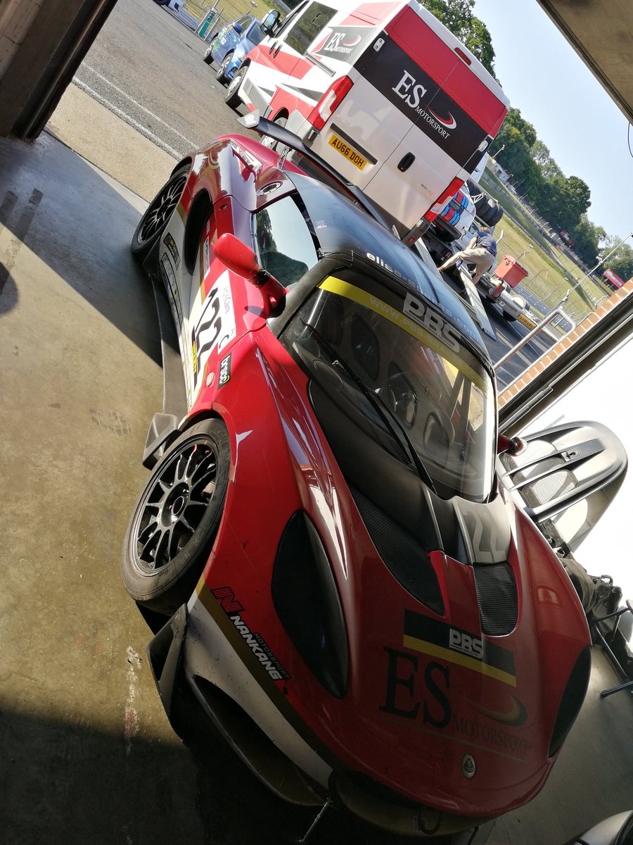 del_inmotion's tweet photo. It's test day @Brands_Hatch ahead of tomorrow's Mismatch at the Hatch ☀️ https://t.co/U6g5do6Kxj