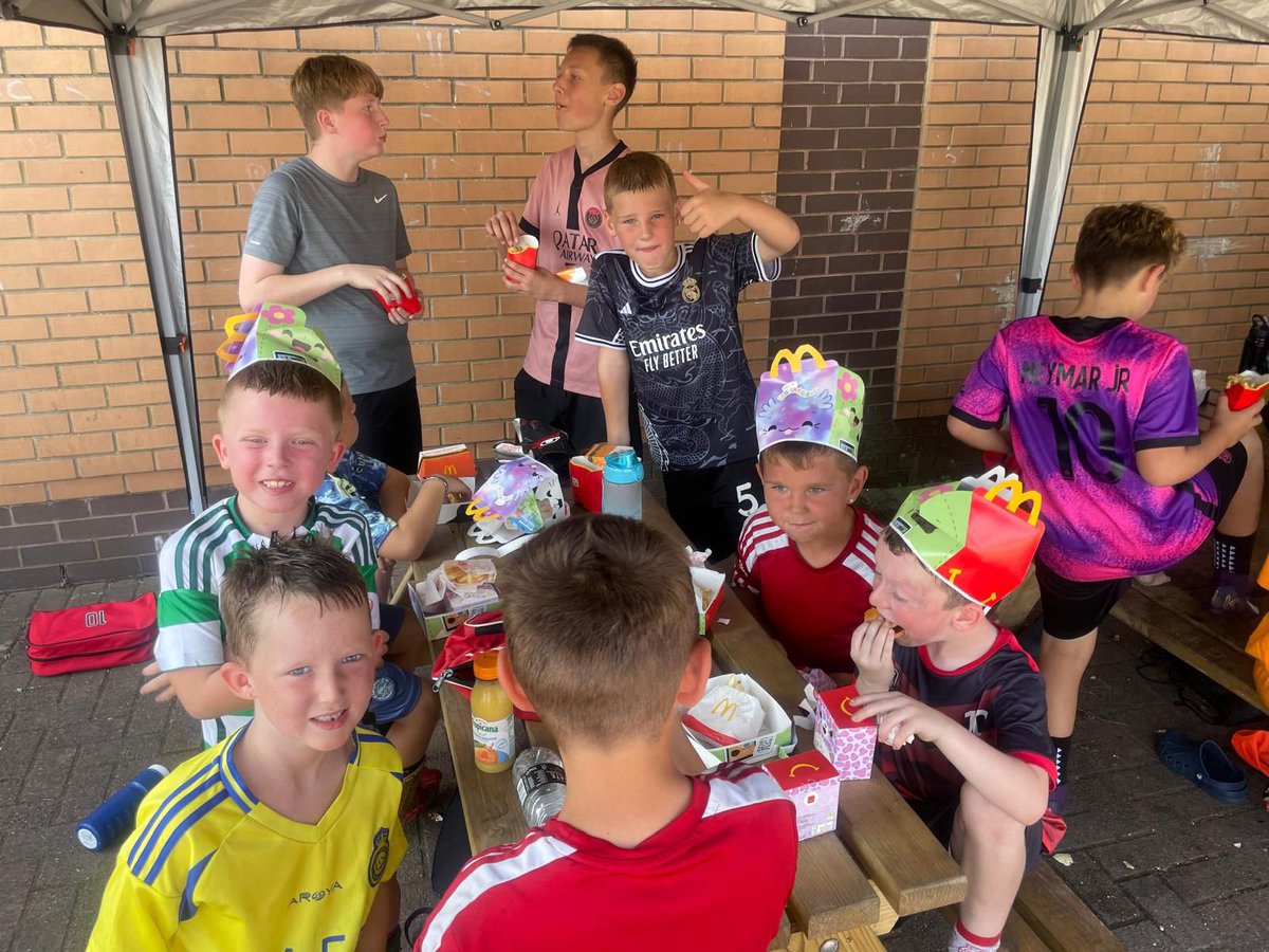 in_vics's tweet photo. What a brilliant way to finish off the summer at our Go-Fitba Camp 💥
A huge thank you to one of our longest and trusted sponsors AG Restaurants McDonald's Ayr 🍔
Full story on FB
@CashforKidsWest #CB4C
@TNLComFundScot
@ScotFASouthWest
Team VICs ❤️⚽️
#Vicsinthecommunity https://t.co/jk3PXVNU9C