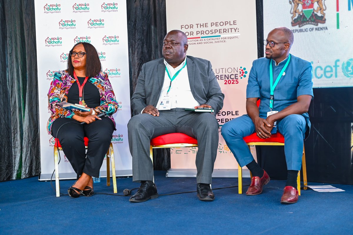 PublicHealthMoH's tweet photo. Poor hygiene &amp; unsafe sanitation threaten Kenya’s prosperity. At #DevCon2025, the @PublicHealthMoH   rallied leaders, partners &amp; communities for #EpukaUchafu to drive hygiene, sanitation &amp; safe water. Let’s Clean Up Kenya one household at a time!
https://t.co/dOyij4YT9O https://t.co/G74PBmn26q