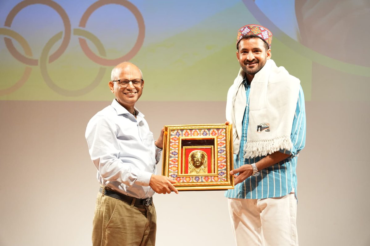 Director, IIT Mandi (@dir_iit_mandi) on Twitter photo On this #IndependenceDay, proud to host our alumnus, #Paris2024 <a href="/Paralympics/">Paralympic Games</a> Gold winner & Arjuna Awardee, Mr. Nitesh Kumar <a href="/niteshnk11/">Nitesh kumar</a> at <a href="/iit__mandi/">IIT Mandi</a>. In recognition of his inspiring journey, our Badminton Pavilion now proudly bears his name. <a href="/PMOIndia/">PMO India</a> <a href="/EduMinOfIndia/">Ministry of Education</a>  <a href="/PIB_India/">PIB India</a> On this #IndependenceDay, proud to host our alumnus, #Paris2024 <a href="/Paralympics/">Paralympic Games</a> Gold winner & Arjuna Awardee, Mr. Nitesh Kumar <a href="/niteshnk11/">Nitesh kumar</a> at <a href="/iit__mandi/">IIT Mandi</a>. In recognition of his inspiring journey, our Badminton Pavilion now proudly bears his name. <a href="/PMOIndia/">PMO India</a> <a href="/EduMinOfIndia/">Ministry of Education</a>  <a href="/PIB_India/">PIB India</a>