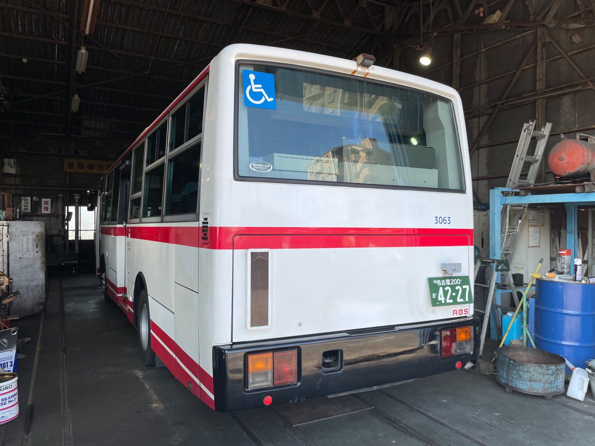 こんにちは😀#知多バス です🚌

今日は、他社さんへ研修に行ってきました。
①「#AI交番」配車を組むのにAIの力を借りて行うのは画期的でした😳
②「#デジドラ」運転手さんを守る術としていいなぁと思いました👍

#今日の一枚 
3063 名鉄バスさんからやってきた中型バスです🤗
Coming Soon・・・😉