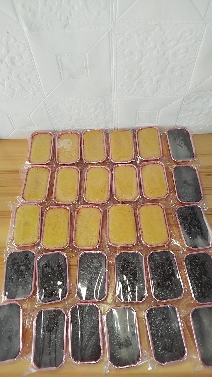 So tired,but I won't stop.
Cakes available everyday.

📍 Kaduna