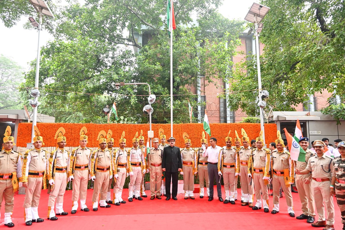 UIDAI HO celebrated India’s 79th Independence Day with pride and patriotism.
CEO, UIDAI, unfurled the Tricolour, paying tribute to our nation’s freedom, the sacrifices that built it, and the unity and progress that drive it forward; urging all to uphold the spirit of liberty and