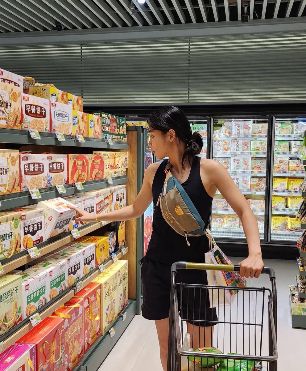 진짜 이거 와
아니
이거 찐이야?
같이 장 보러 간 마누라깔 사진이
찐이라고?