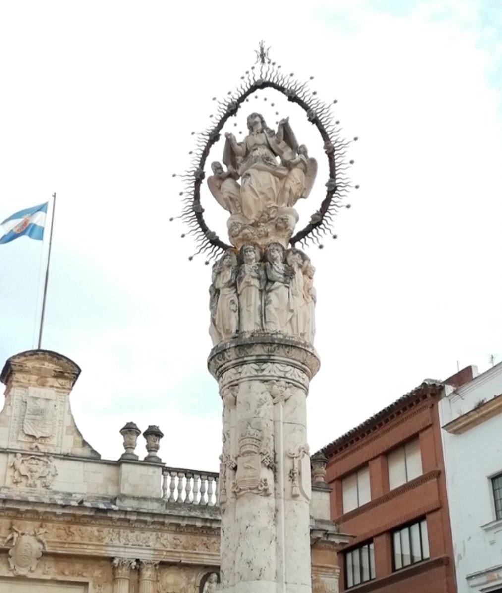 Hoy 15 de Agosto, la Iglesia y España celebran el día del Tránsito y Asunción de la Virgen María en Cuerpo y Alma al Cielo.

Jerez obstenta con legítimo orgullo el haber sido la primera ciudad de España en levantar un monumento en su honor.

¡¡¡FELIZ DÍA DE LA VIRGEN!!!
