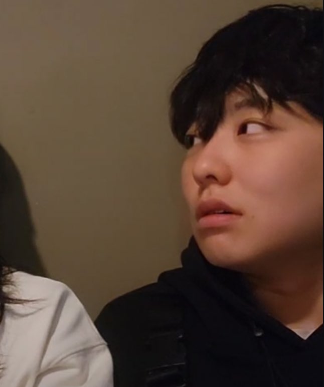 그럼 난
어디 보고..
                                   일단언니는여그멋진마인
                                   드부터가찐이구요그리고
                                   이런부분에서도조코요저
                                   런부분도진짜좋고요또..