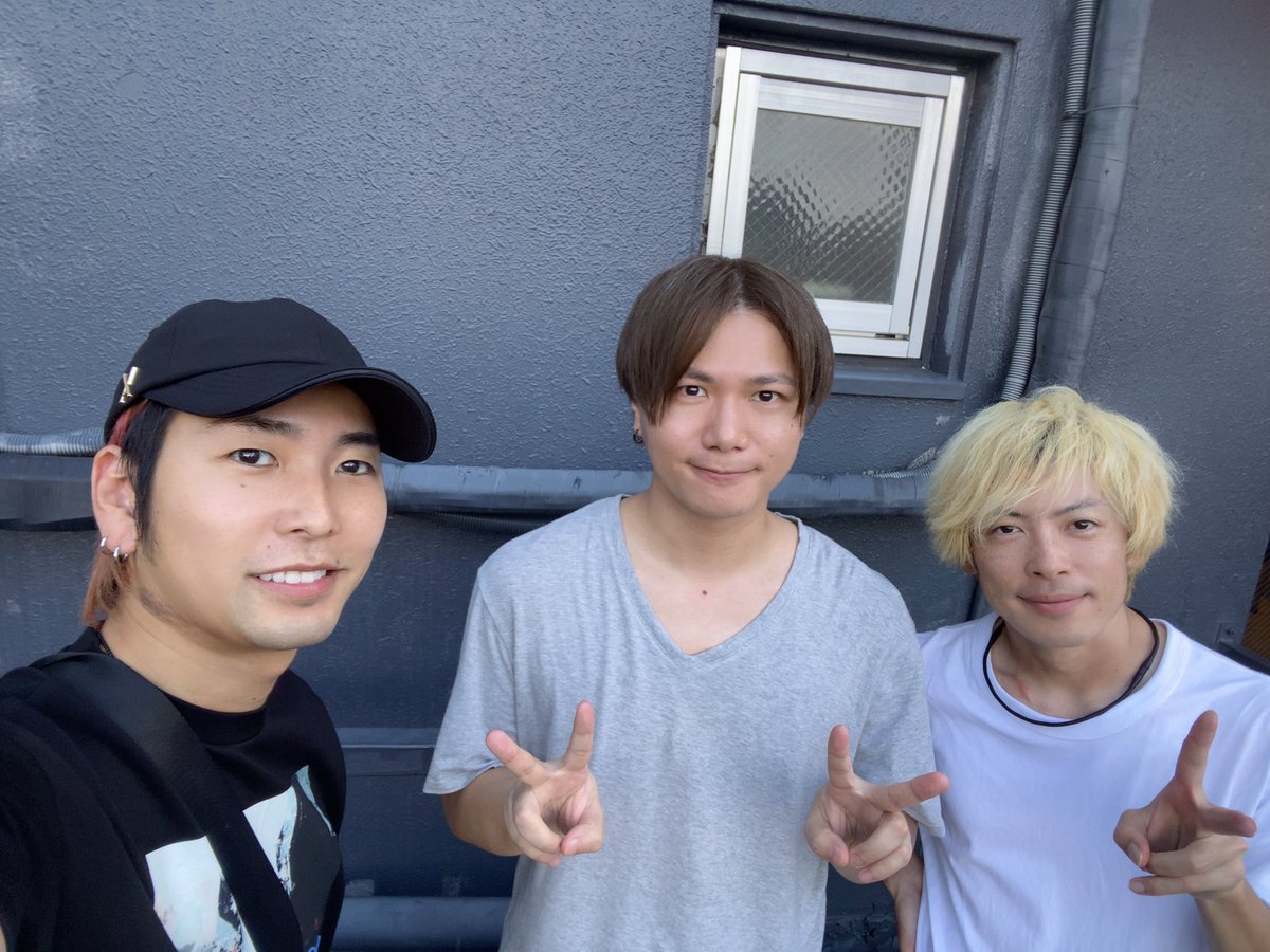 ryotaroro's tweet image. ただいまリハーサルが終了しました😊
久しぶりの曲たちから沢山の「夏」を満喫していただけると思います☀️🌻
お楽しみに🎻🎹🎻
#sources
#ソーシズ
