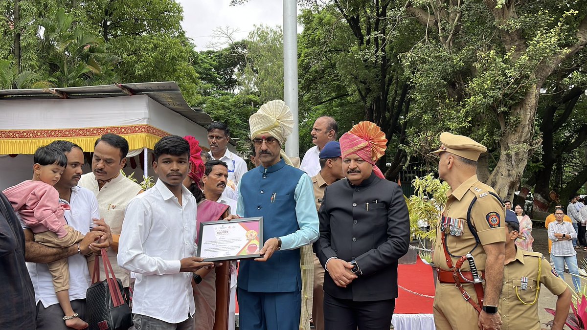 LogicGateio's tweet image. आज पालकमंत्री श्री. शंभूराज देसाई (सातारा जिल्हा) यांच्या हस्ते, अवयवदान केलेल्या कुटुंबांचा प्रमाणपत्र देऊन सत्कार करण्यात आला. हा कार्यक्रम जिल्हाधिकारी कार्यालय, सातारा येथे आयोजित करण्यात आला होता.

#IndependenceDay2025 #OrganDonation #Donor #felicitation #15august2025