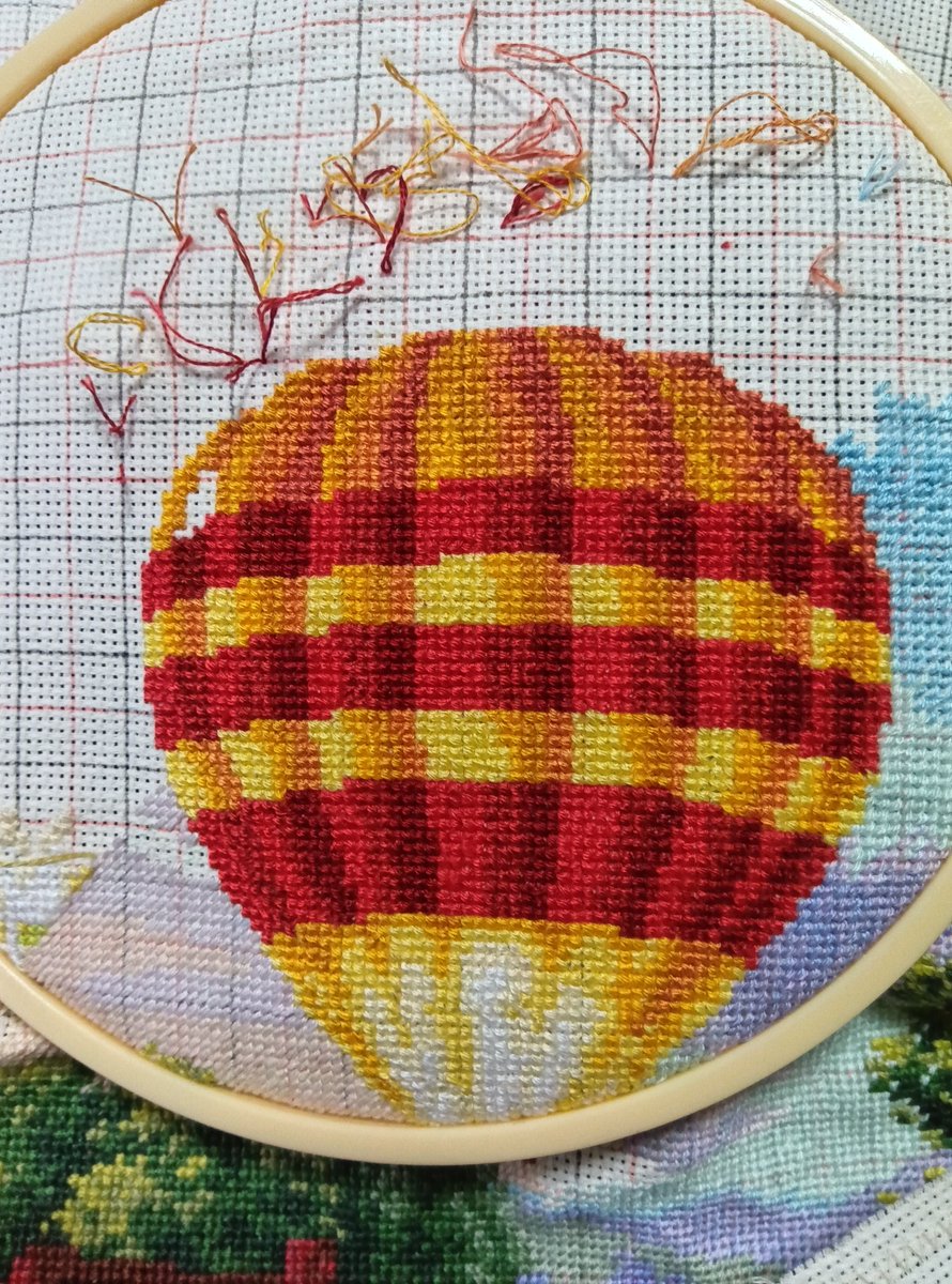 LrhtvvZaPn86460's tweet image. こちらも刺してみた🏞️
18ct布久しぶりだから硬い🥹
刺し続けてるとパリッとした
手応えが気持ちよくなる🥰
その心境に至るには
かなり長い時間が・・・😱

#DIMENSIONS