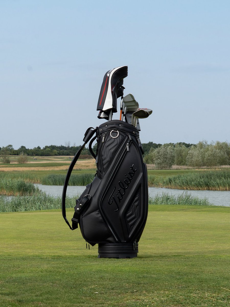 A rare bird has landed. 

Introducing the Special Edition Albatross Collection – available in sleek Black and Navy.