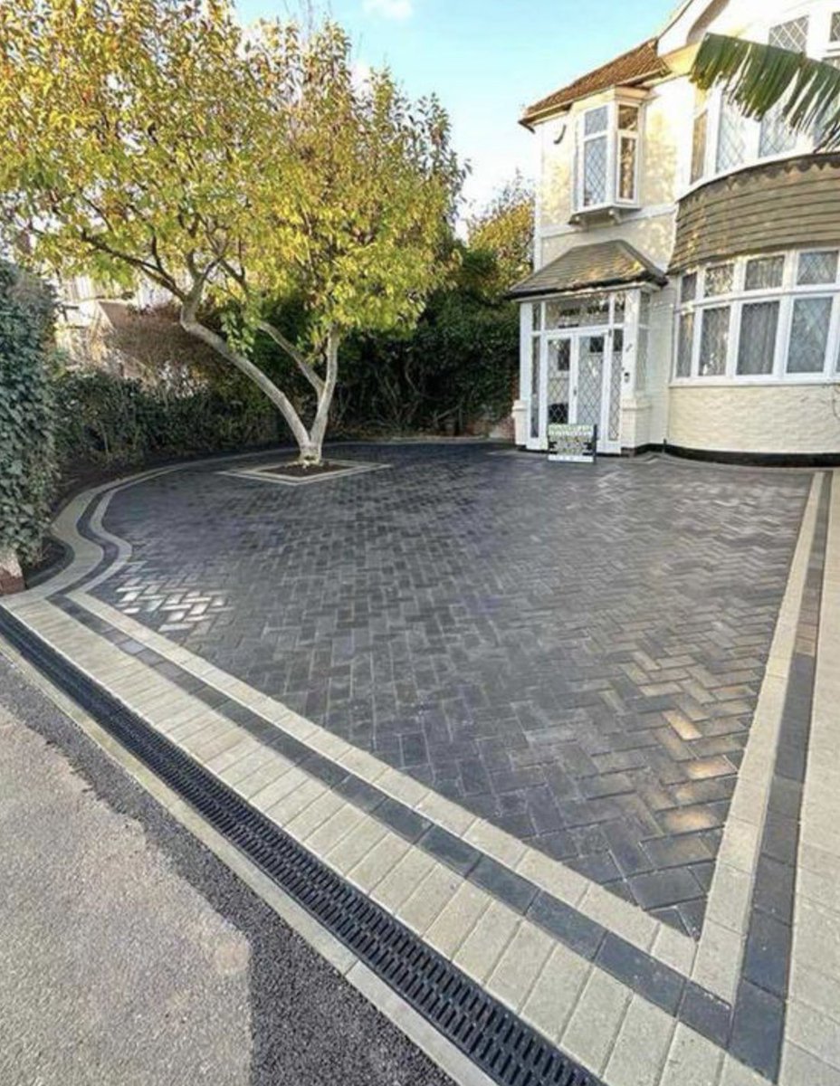 🏡 Transform Your Outdoor Space in Droitwich

Landmark Landscaping and Driveways creates stunning, durable driveways and landscaped gardens that boost kerb appeal and add value to your home. ✅

🔗 Upgrade your space today at trustatrader.com

#TrustedTraders