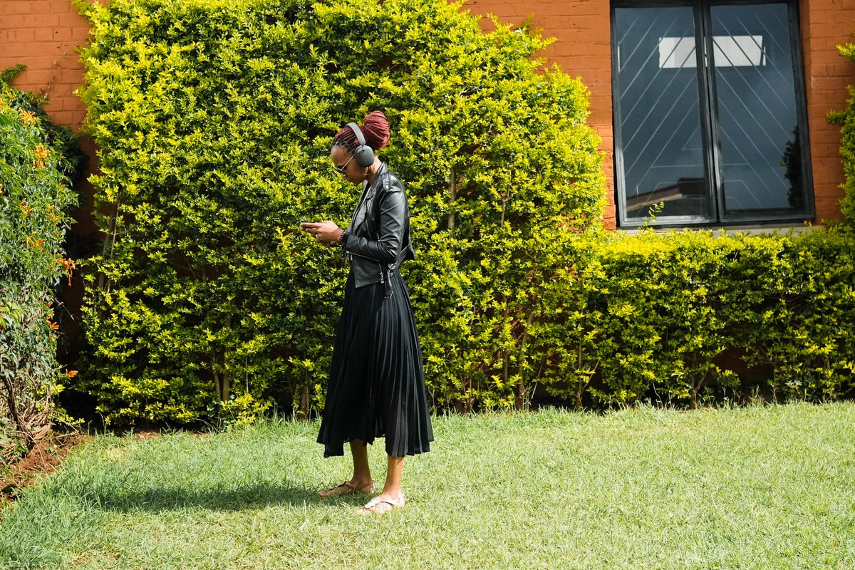 kikao64's tweet image. Sometimes the best ideas come when you step away from your desk. At Kikao64, our garden isn’t just for show; it’s your space to breathe, reset, and recharge between tasks. Because a coworking space should fuel your mind, not just your Wi-Fi. #Kikao64 #Eldoret #CoworkingSpace