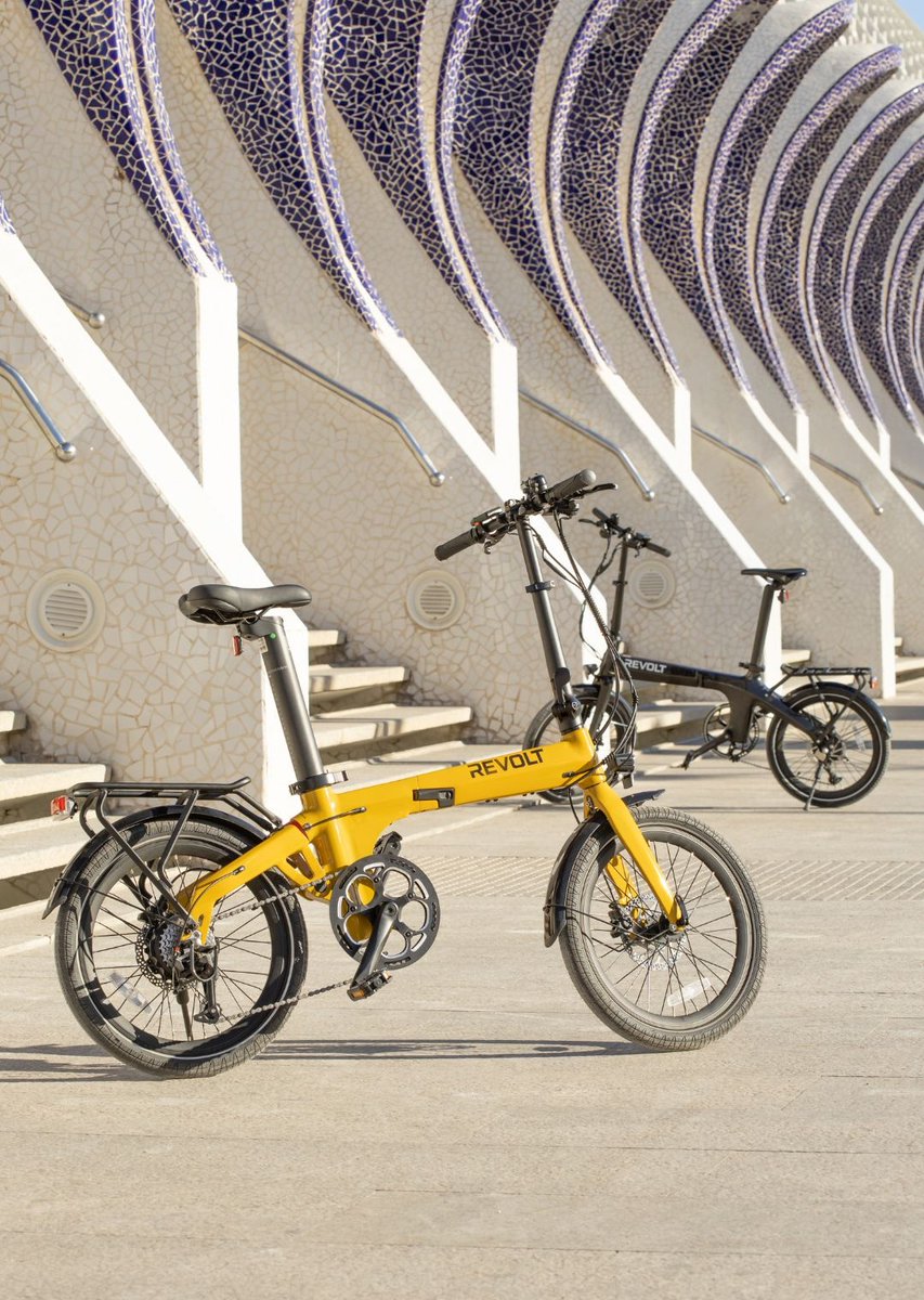 RevoltBikesNL's tweet photo. Sun Seekers! ☀️ The Revolt Aluminium Alloy Folding E-Bike is your perfect companion for eco-friendly commuting and weekend adventures. 🚲⚡ 

#ebikes #foldingebikes #sustainabletransport #summerholiday #citytrip #citycommute #revoltbikes #jointherevolt https://t.co/Y4pKr132Fr https://t.co/jC5kcus4on
