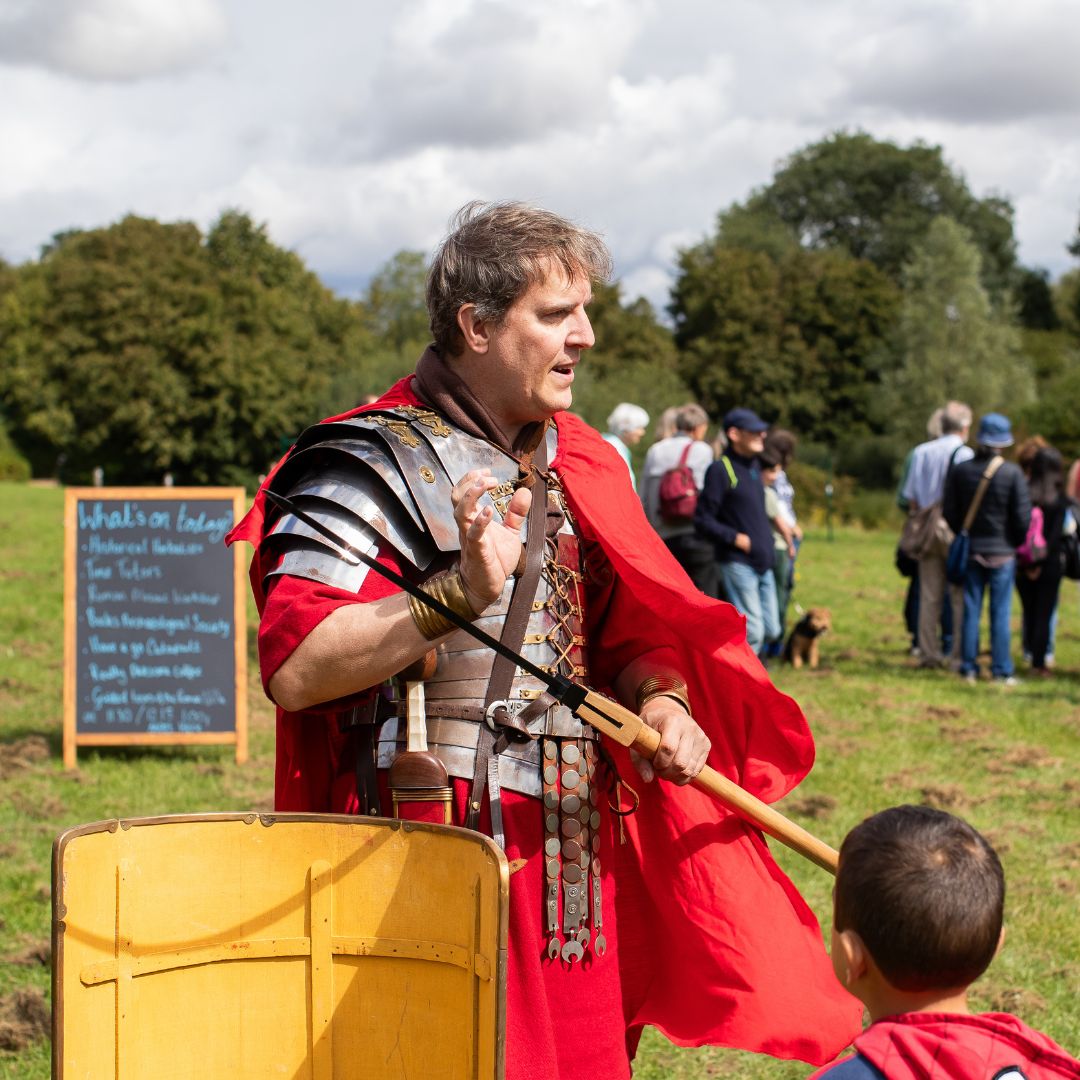 TheParksTrust's tweet photo. Join us this Saturday in Bancroft Park for #RomanDay!

🛡️ Meet a Roman Lady and Roman soldier 
🏛️ Tour Bancroft Roman Villa
🔍 Admire captivating artefacts from @MKCityDiscovery
🎨Take part in themed crafts &amp; activities 

Find out more: https://t.co/eQni1DVCdF https://t.co/BxBnaZ5cWV