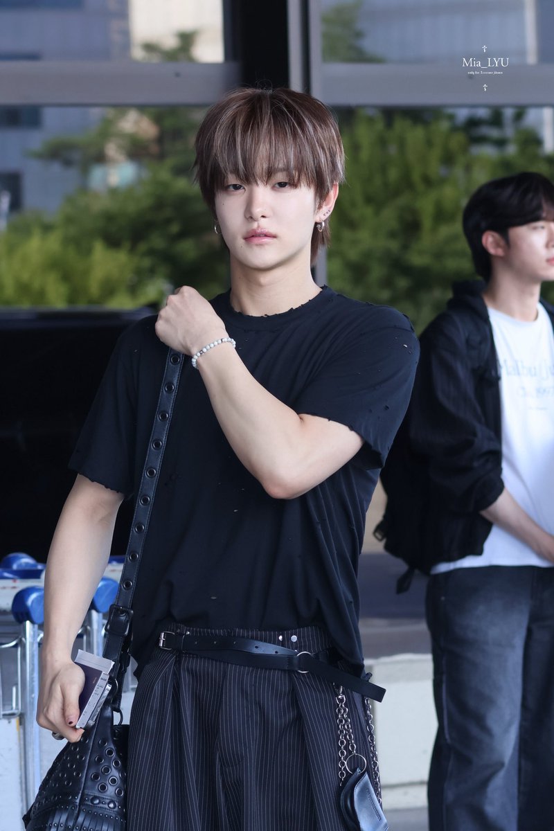 Mia_LYU0110's tweet photo. 250815

#JIHOON #지훈 #ジフン 
#트레저 #TREASURE https://t.co/xFEAagzTuj