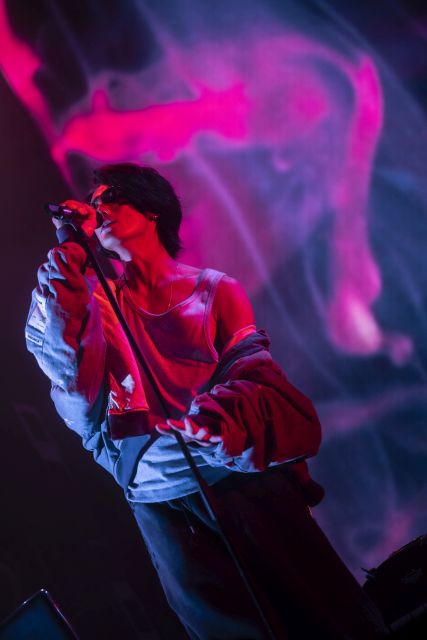 JIN AKANISHI 2025 REDWEST フーディ L fit=scale-down,w=1200