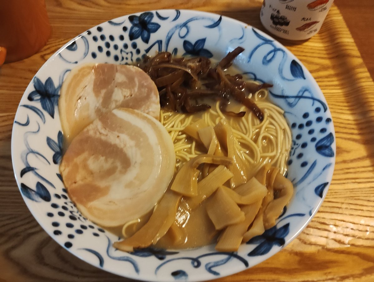 3日鹿の骨を間煮込んだスープで作ったラーメン。
優しい味がして美味しくいただきました。