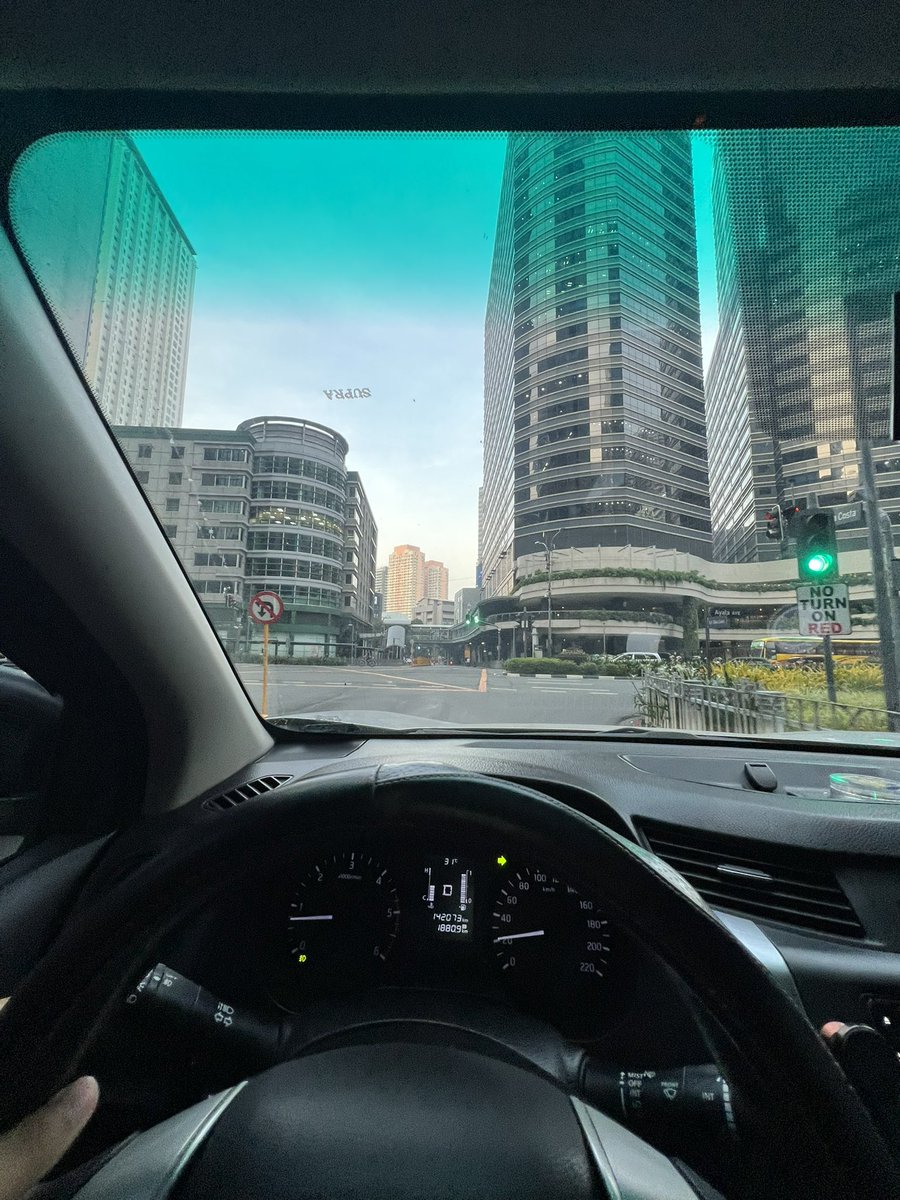 I watched a founder burn $50K on ads.

Zero ROI.

He blamed the market.

But the truth?

→ No community
→ No story
→ No trust

In Web3, attention is currency.
If no one cares about you, no one buys from you.

Your first job isn’t to sell.
It’s to make people believe you