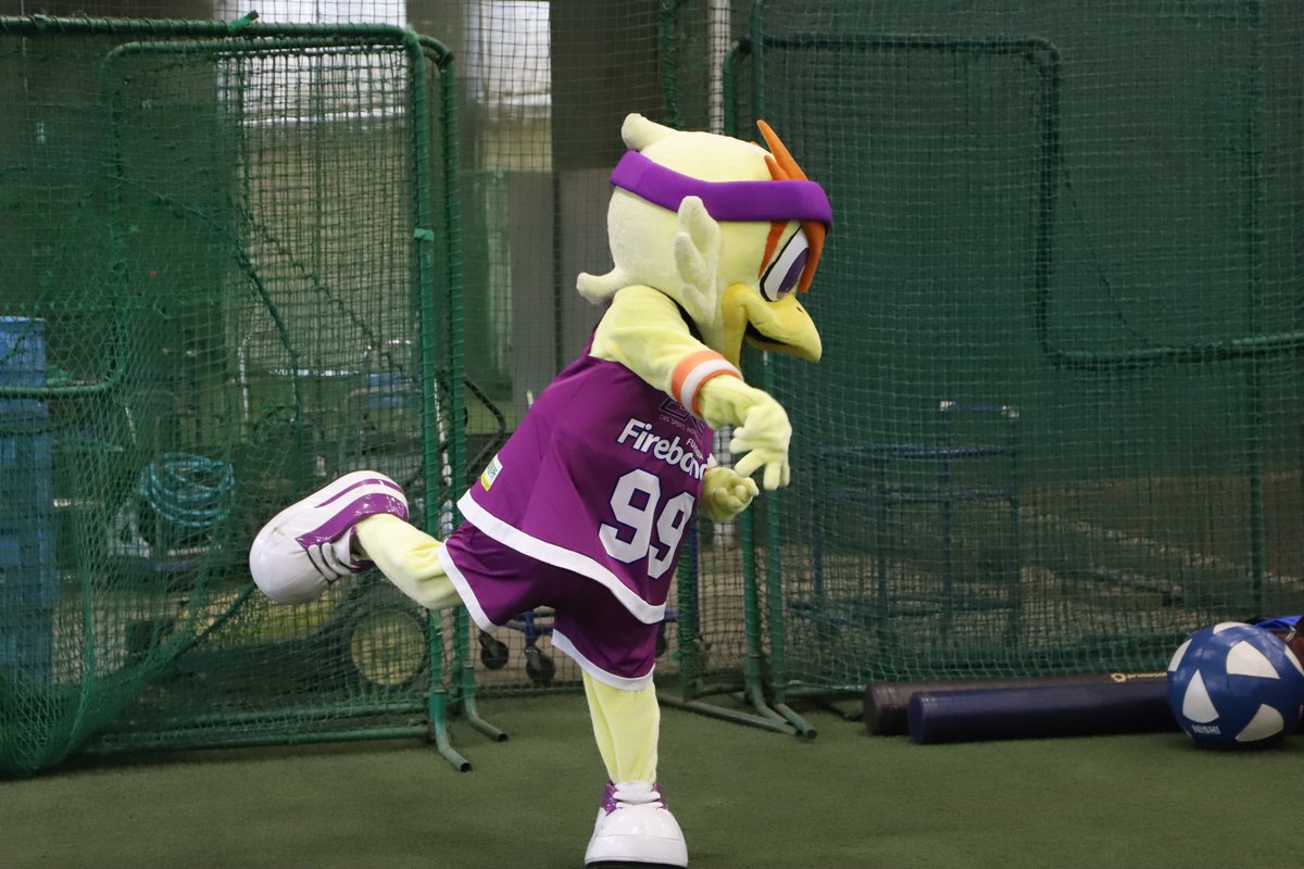 firebonds's tweet photo. #ボンズくん が現在ブルペンで投球練習中‼️📸

#firebonds
#福島ファイヤーボンズ 
#福島レッドホープス https://t.co/uiHvcXntWH