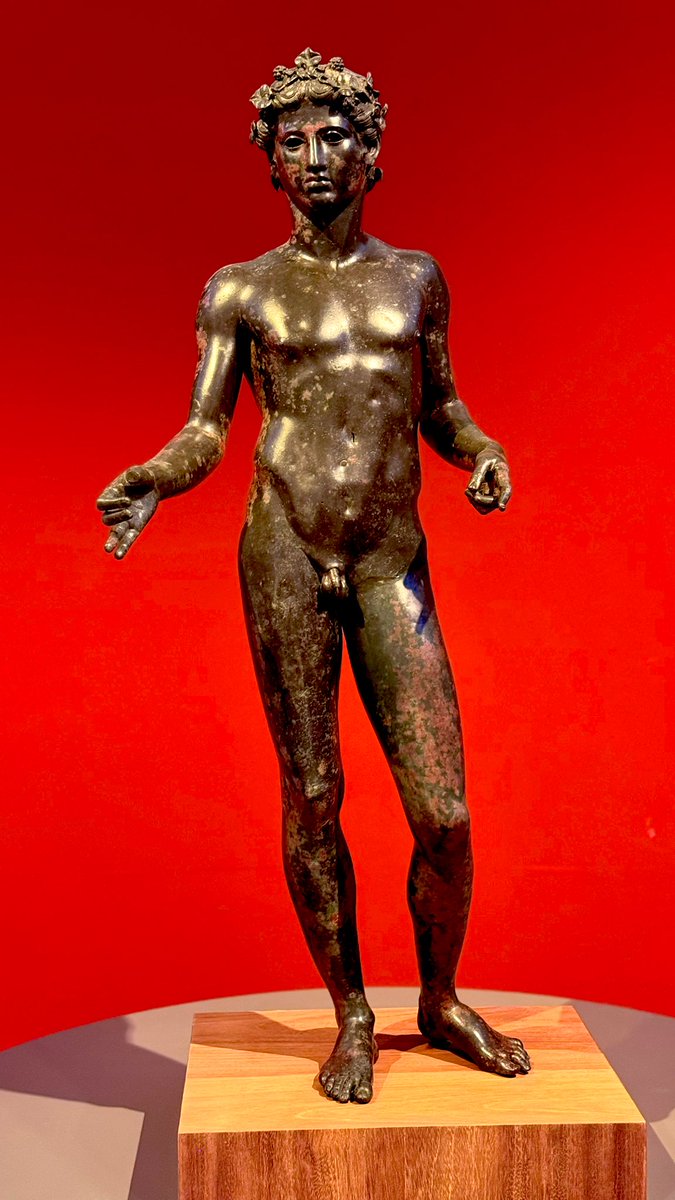 #UnMuseoDeColores
🔴 Rojo

Nuevo pildorazo en nuestra campaña

El icono
El símbolo

Efebo de #Antequera
Enamórate (de nuevo) de una de las piezas más bellas del mundo

▪️De lunes a domingo
▪️De 10.00h a 18.00h
▪️Entrada gratuita

#MásCultura
#MásMuseos
#MásMVCA