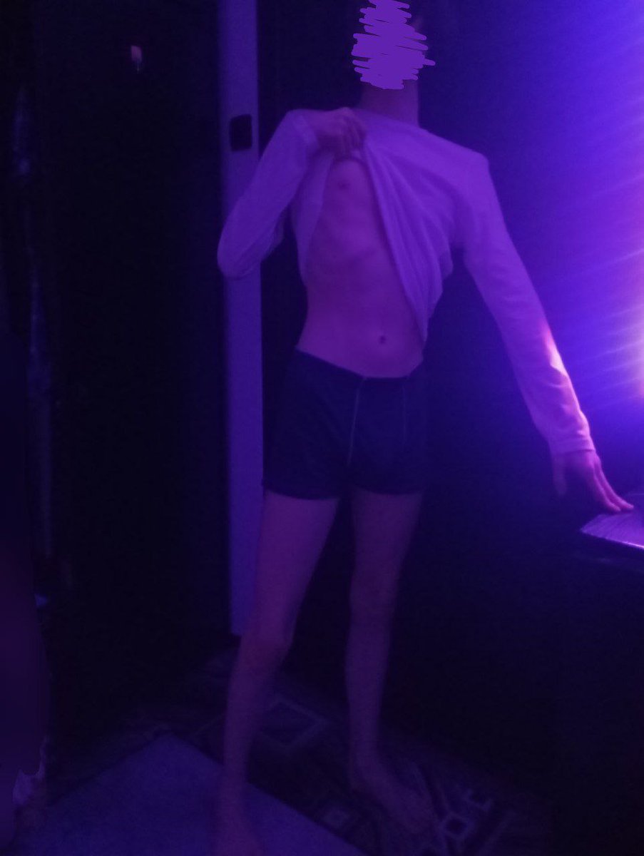 Up or down?😁

#femboy #femboi #legs #feet #cute #posing #body #beautiful #student #yaoi #kawaii #hands #torso #tummy #longhair #shirt