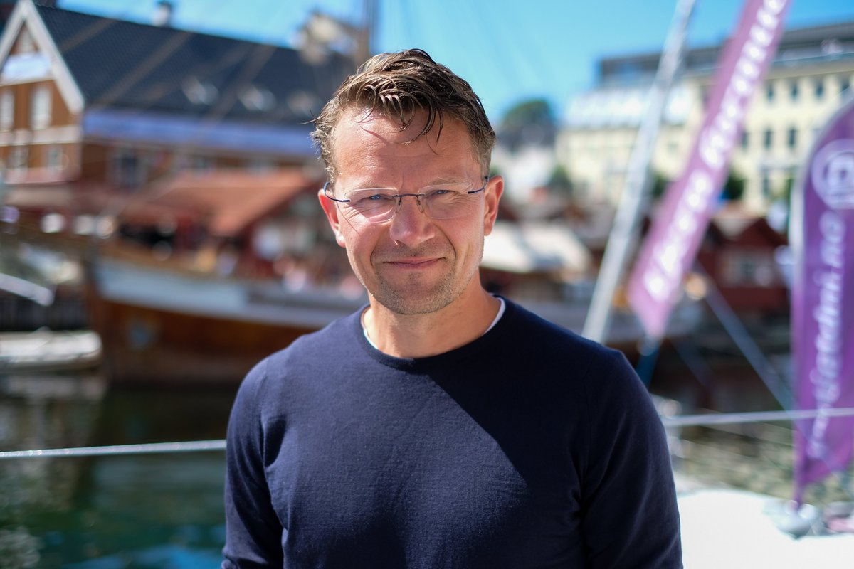 Oslo Børs er fanget i fortiden. Vi har for få compoundere på børsen, som Jotun og Visma. 

Martin Bech Holte mener de gode selskapene holdes under børsen. At formueskatten og rammevilkårene skremmer bort de mest spennende selskapene.   

Les mer her:  investornytt.no/martin-bech-ho…