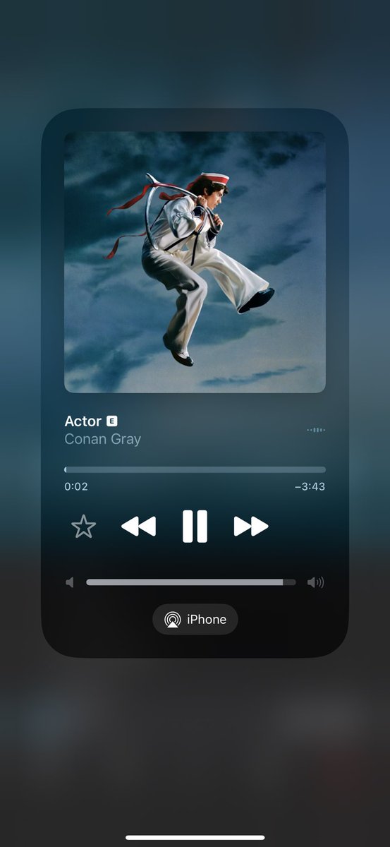 nobodyseversrry's tweet photo. conan gray never disappoints with his opening songs https://t.co/h1Qk8ESkmj