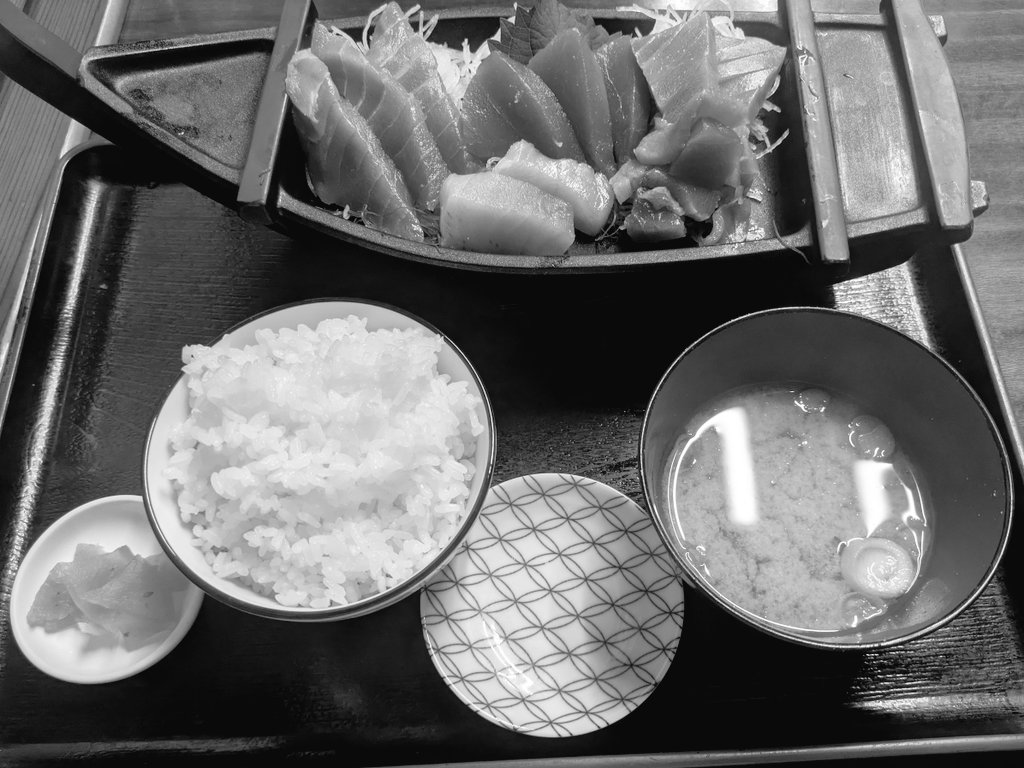 Loastbeeftg's tweet photo. マグロうめぇ～ https://t.co/I5SjOoFsEk
