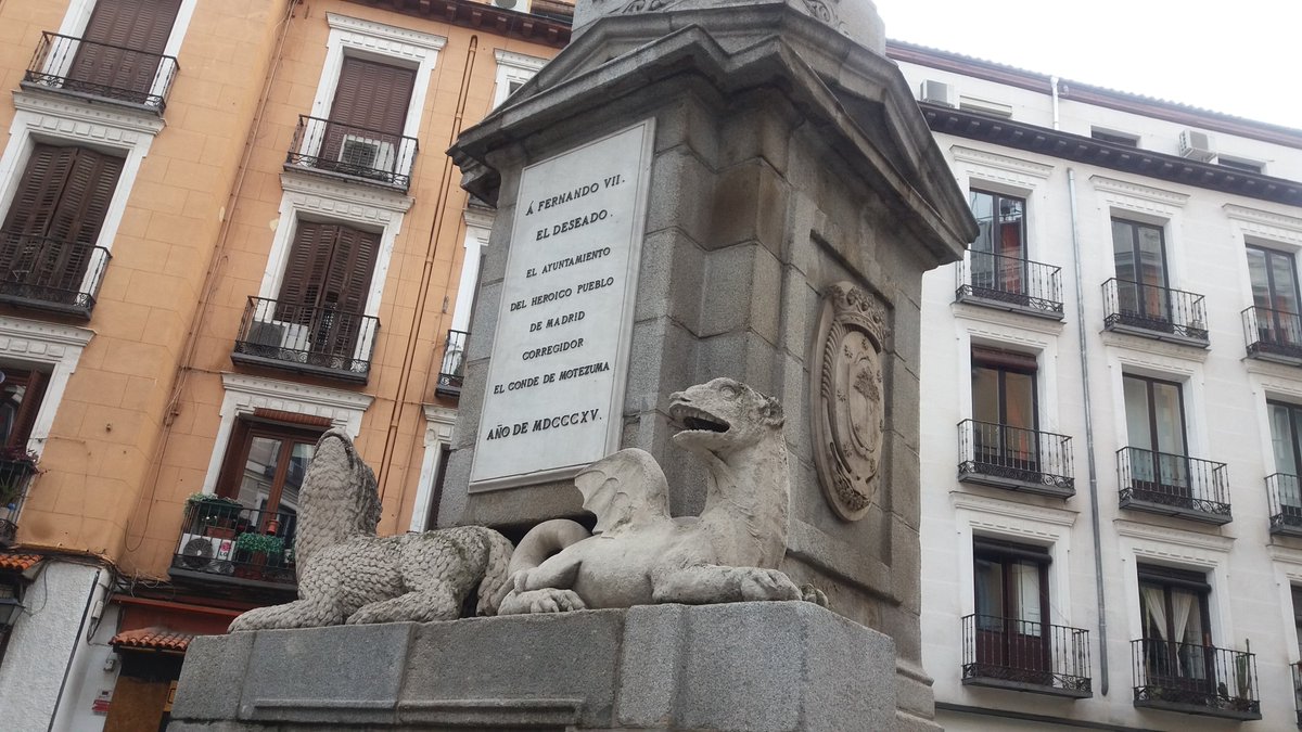 #FelizdíadelaAsunción. Sabías que #TalDiaComoHoy de 1797 los vecinos de la #Fuentecilla, junto a la calle Toledo comienzan a celebrar una #verbena que se llamará de la #Paloma dando lugar a las fiestas más castizas de Madrid y a una conocida zarzuela <a href="/Pennypol/">El Madrid desaparecido de Penny y Julio Gª. Moutón</a> <a href="/ArteEnMadrid/">Arte en Madrid</a>